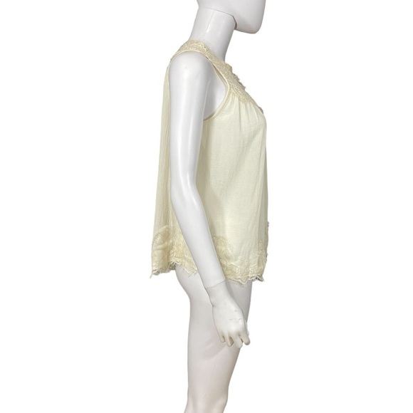 Umgee Ivory Sleeveless Lace Top
New - Picture 6 of 10
